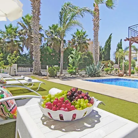 Villa Basil - 50m From Med Sea