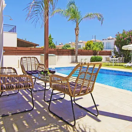 Villa Basil - 50m From Med Sea Ayia Napa