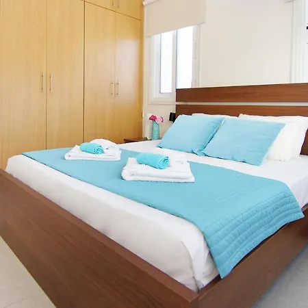 Basil - 50m From Med Sea