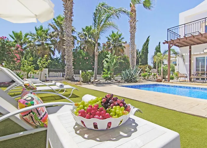 Villa Basil - 50m From Med Sea