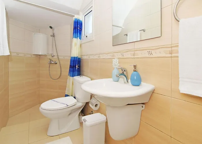 Villa Basil - 50m From Med Sea