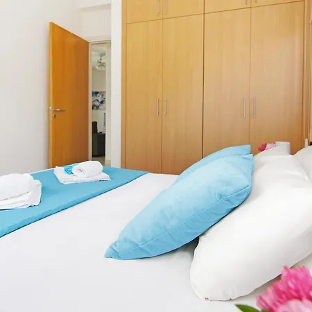 Basil - 50m From Med Sea Holiday home *