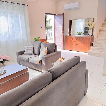 Sea View Villa -Private Pool - 1 Min Walk To Beach * Айя-Напа