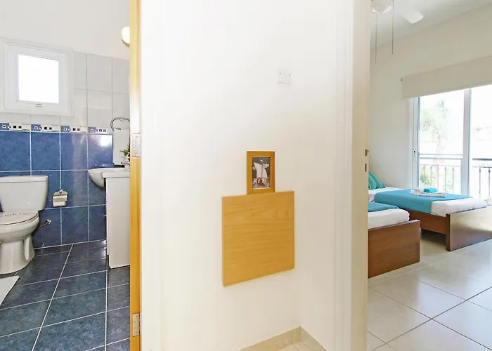 Basil - 50m From Med Sea