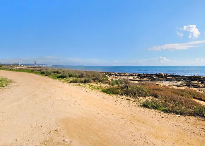 Basil - 50m From Med Sea Ayía Nápa