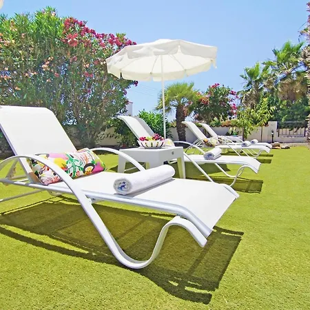 Sea View Villa -Private Pool - 1 Min Walk To Beach